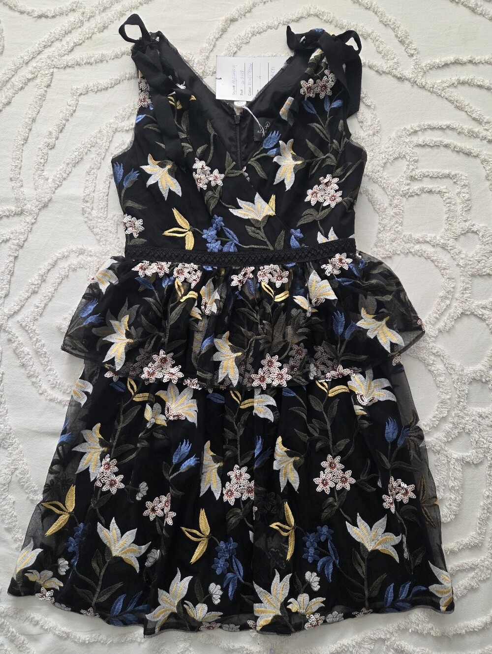 NWT Adrianna Papell Floral Embroidered Sequin Tiered Cocktail Dress Size 4 Macy'